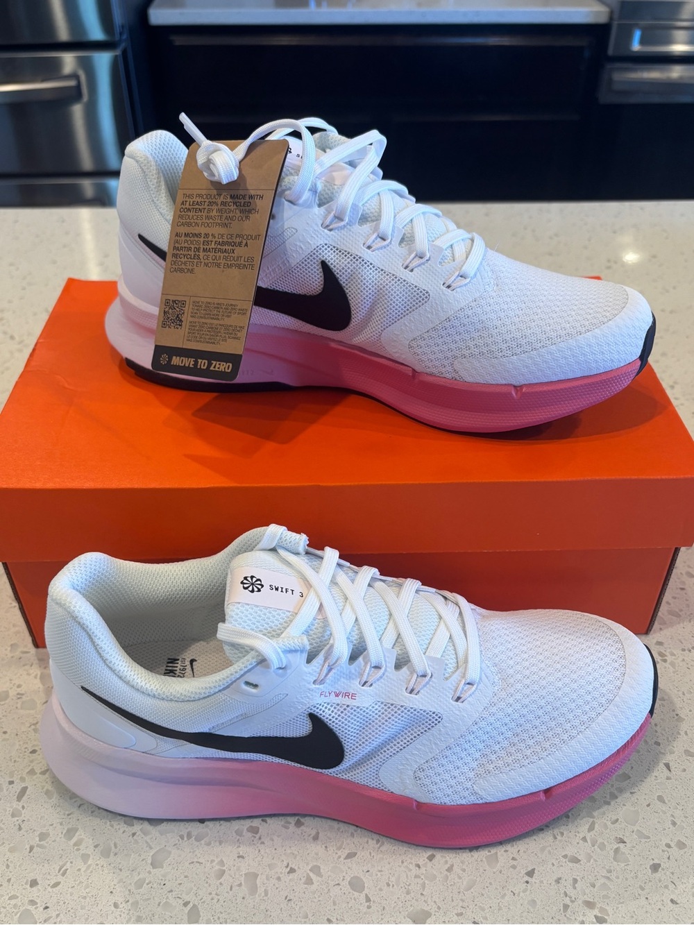 Nike Women’s White, Pink & Black Running Shoes Sneakers 8.5